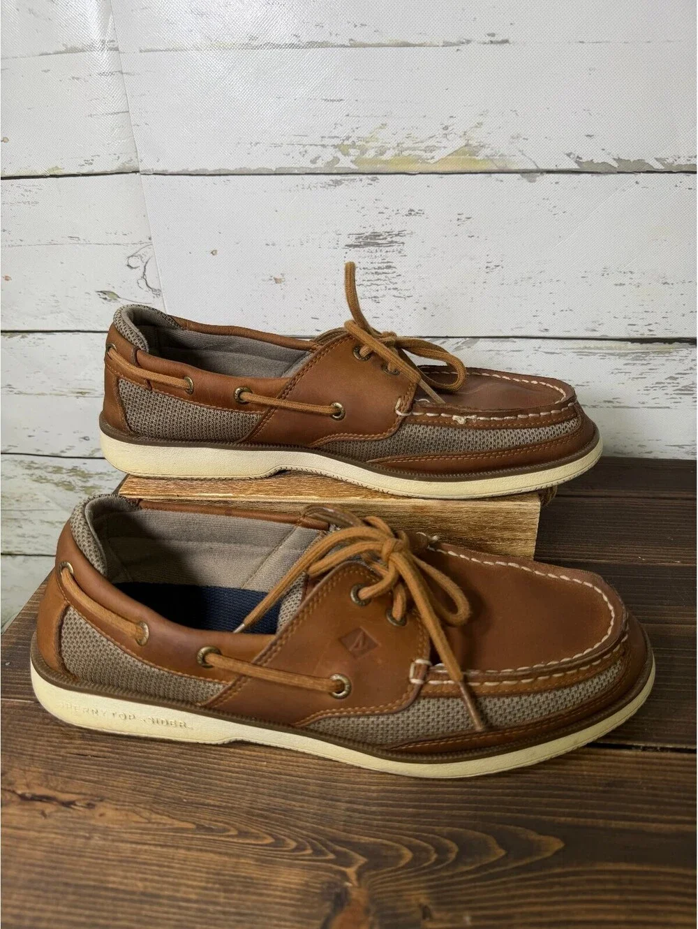 Men's Surveyor 2 Eye Leather Boat Shoe Size 10